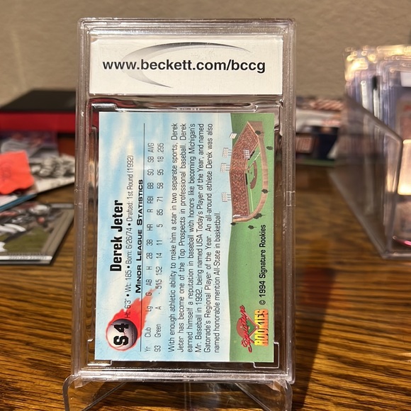 Derek Jeter MINT 10 - Picture 2 of 3